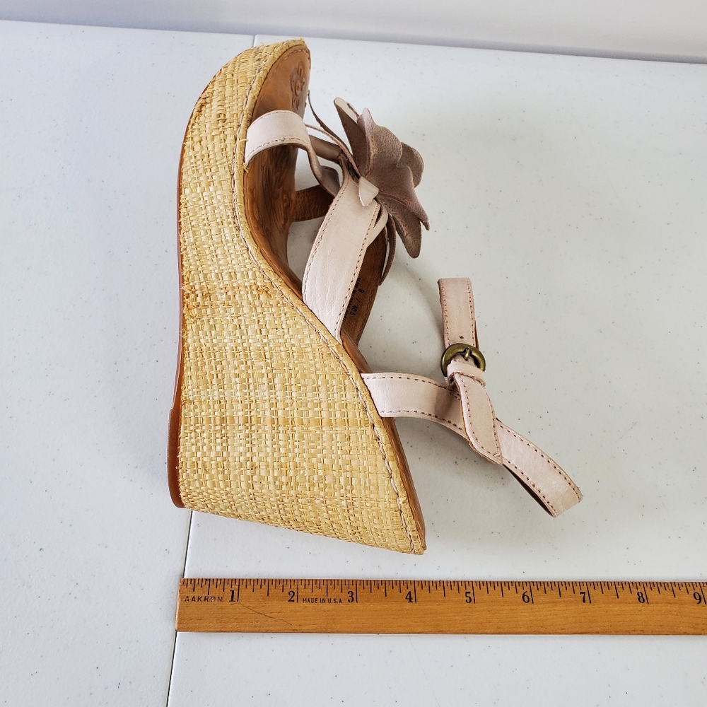 Born Lovina Floral Wedge Sandal Size 9 Cream Leather Raffia Platform Shoes - Picture 11 of 15